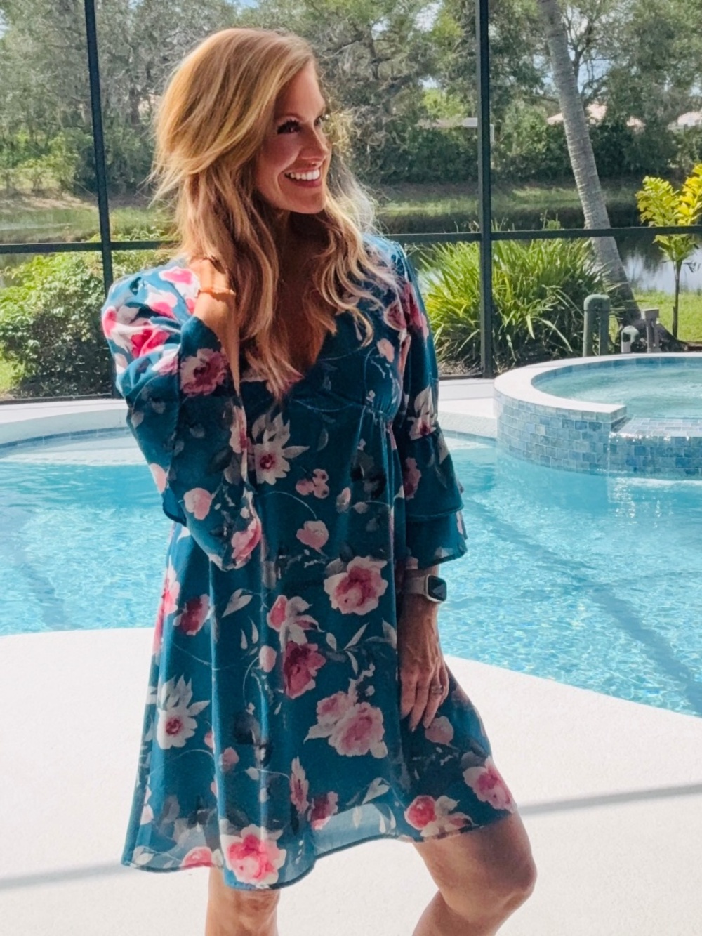 🌺Pink lily floral Mini dress with bell sleeves |women’s small| Boho Coastal